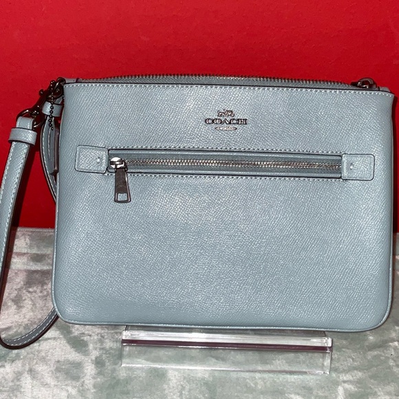 Coach green Leather Crossbody Wristlet with Silver Hardware NWOTS - Picture 2 of 10